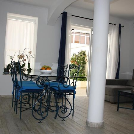 Апартаменти House Of Orchids With Patio Віла-Реал-де-Санту-Антоніу Екстер'єр фото
