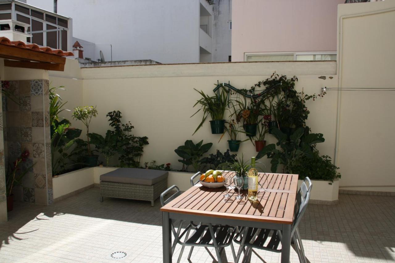 Апартаменти House Of Orchids With Patio Віла-Реал-де-Санту-Антоніу Екстер'єр фото